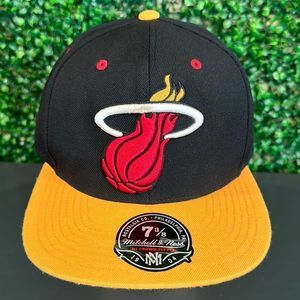 NWT Mitchell & Ness Black & Yellow Miami Heat Fitted Hat, Size 7 3/8!